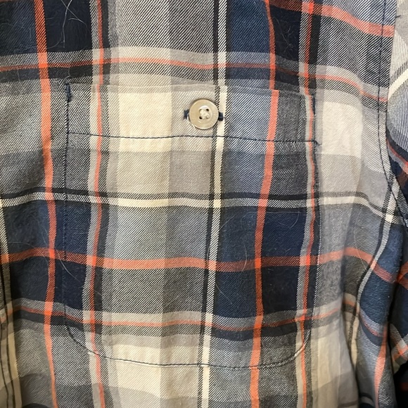 North Face Button Up - Picture 3 of 3